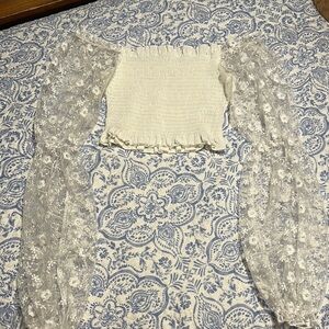 SHEIN White Lace Sleeve Crop Top